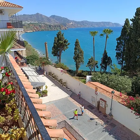 Carabeo Perla Nerja